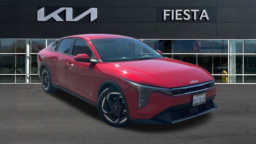 Used 2025 Kia K4 EX FWD image 1