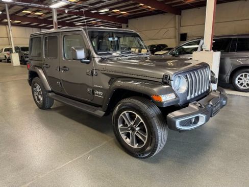 Used 2023 Jeep Wrangler Unlimited Sahara w/ Cold Weather Group AWD/4WD image 6