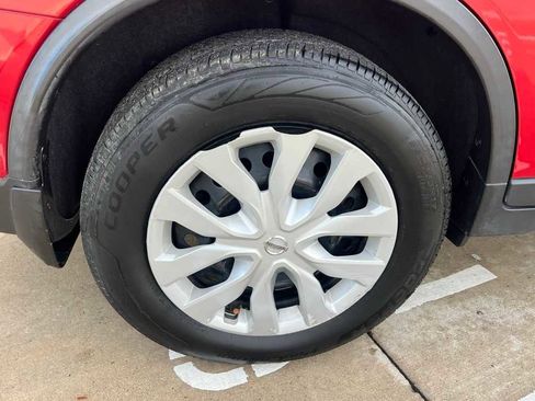 Used 2017 Nissan Rogue S image 12