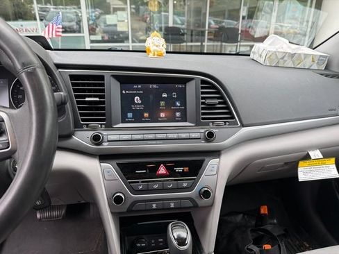 Used 2018 Hyundai Elantra SEL FWD image 5