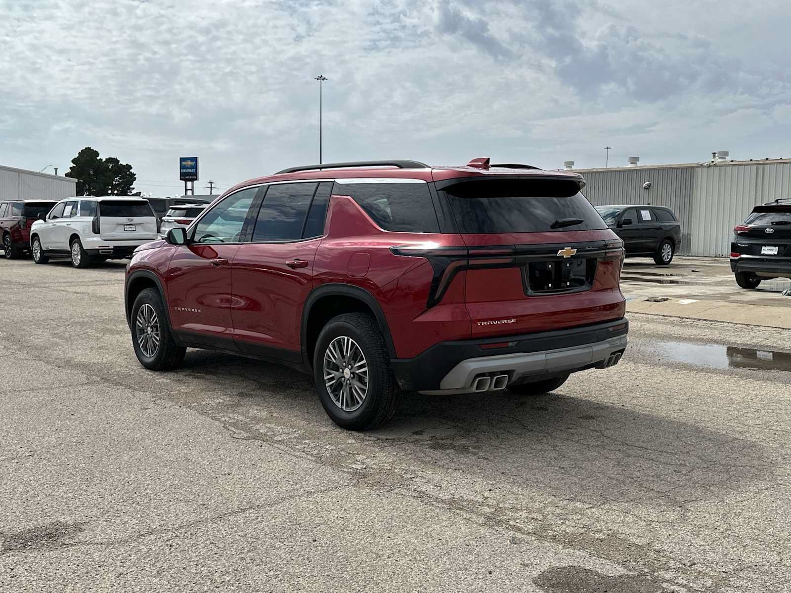 Used 2027 Chevrolet Traverse LT FWD image 6