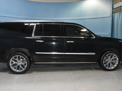 Used 2016 Cadillac Escalade ESV Platinum AWD/4WD image 20