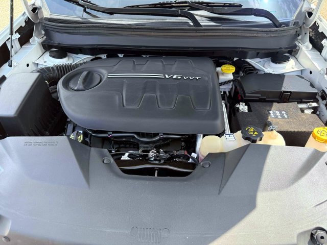 Certified 2022 Jeep Cherokee Limited AWD/4WD image 19