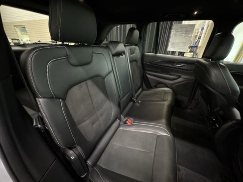 Used 2024 Jeep Grand Cherokee Altitude image 26