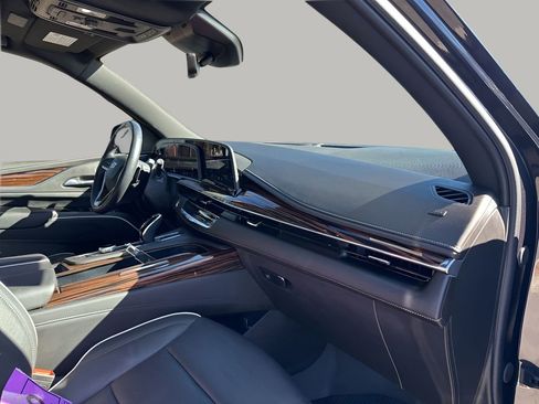 Certified 2024 Cadillac Escalade Premium Luxury image 14