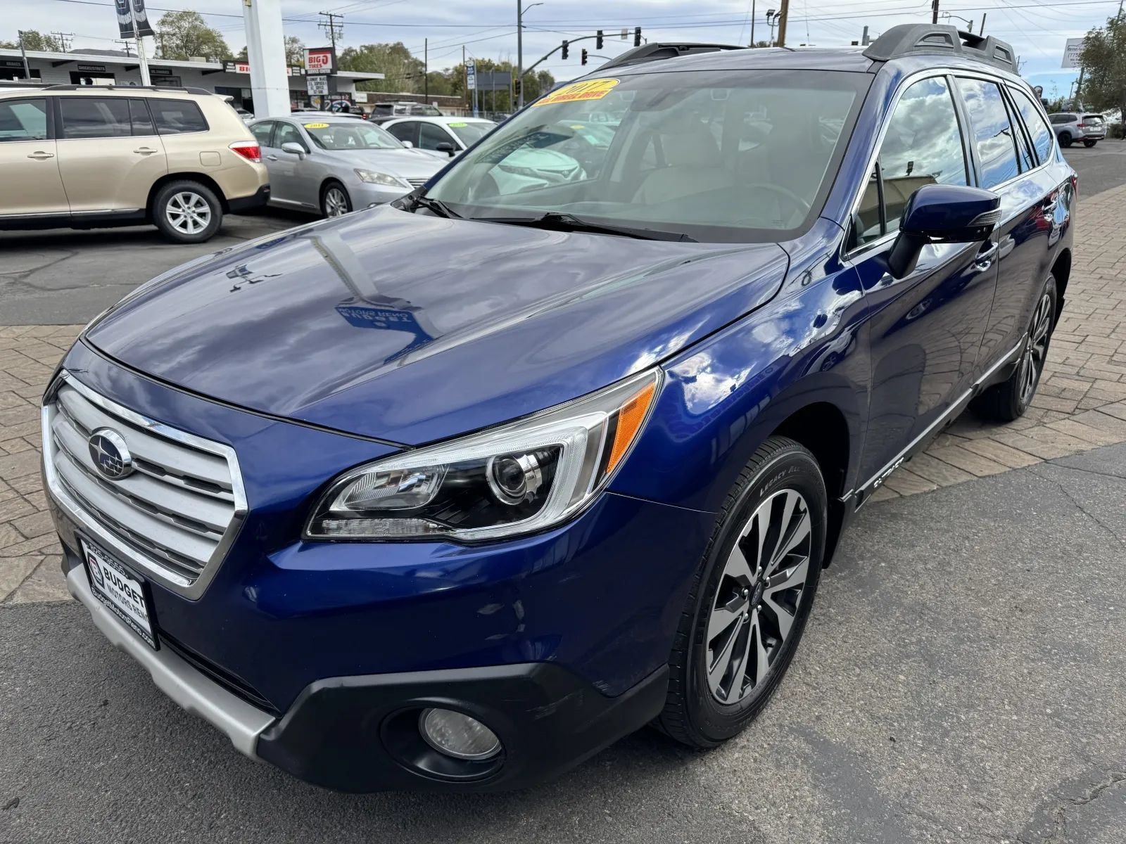 Used 2017 Subaru Outback 2.5i Limited AWD/4WD image 6