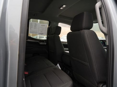 Used 2023 Chevrolet Silverado 1500 LT image 28