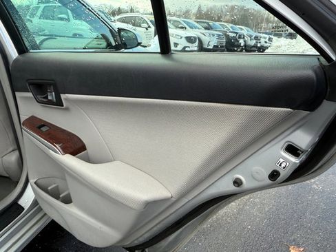 Used 2012 Toyota Camry XLE image 27