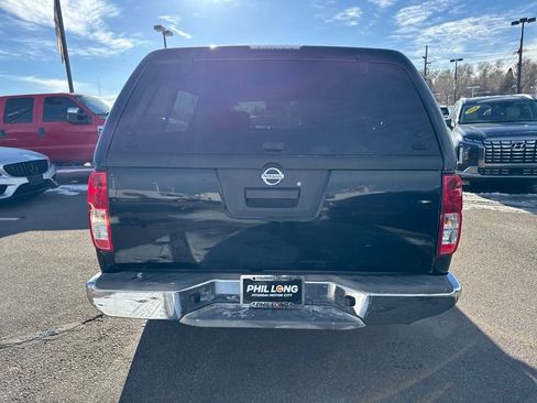 Used 2015 Nissan Frontier S image 11