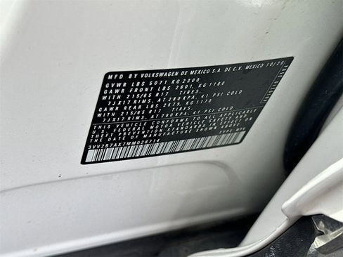 Used 2021 Volkswagen Tiguan SEL image 33