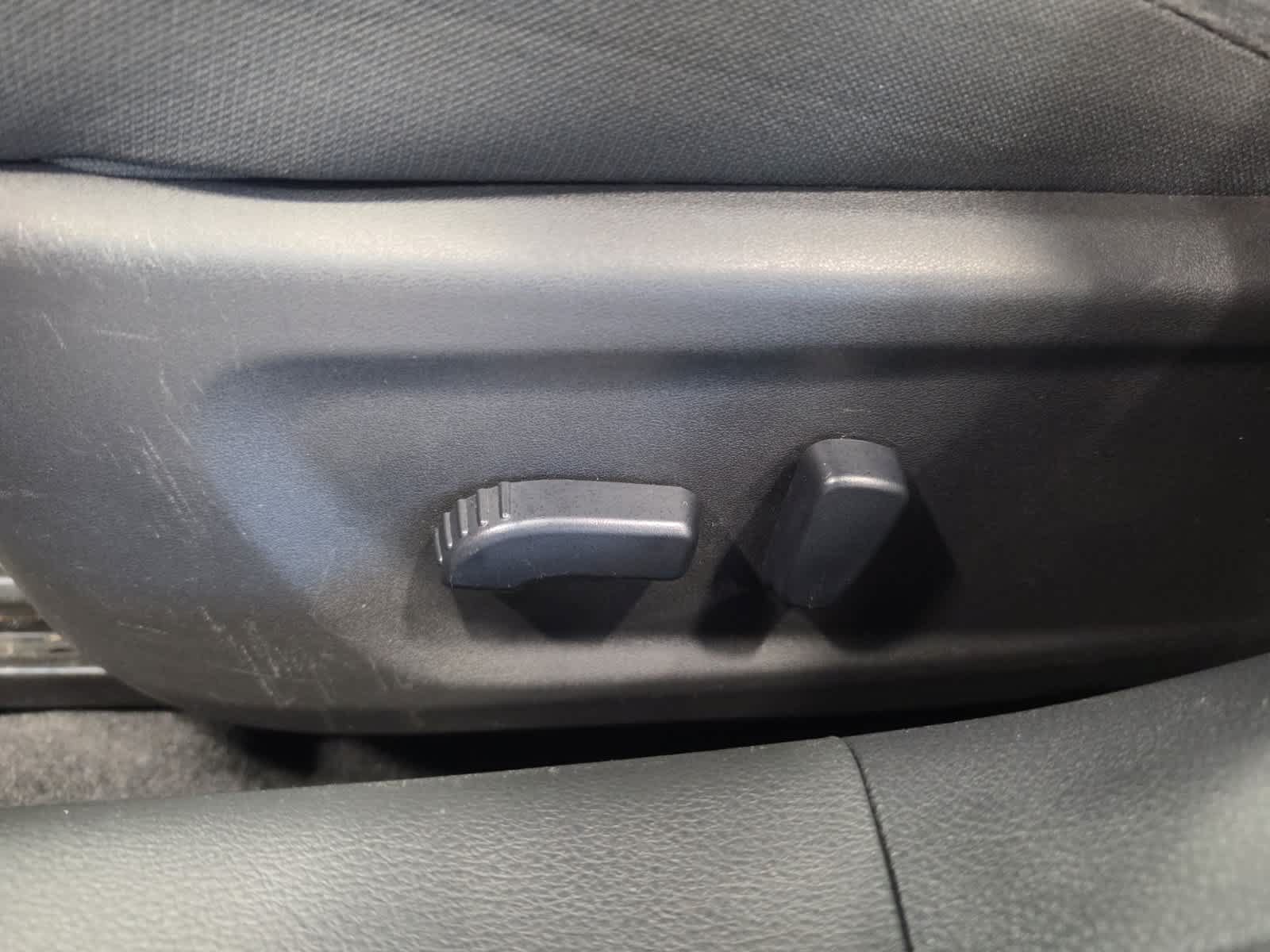 Used 2025 Nissan Altima 2.5 SV FWD image 14