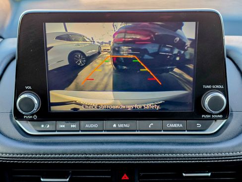 Used 2024 Nissan Rogue SV image 46