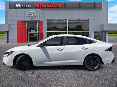 New 2027 Nissan Sentra SV w/ Floor Mat Package FWD image 3