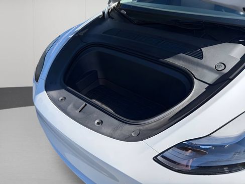 Used 2023 Tesla Model Y Long Range AWD/4WD image 29