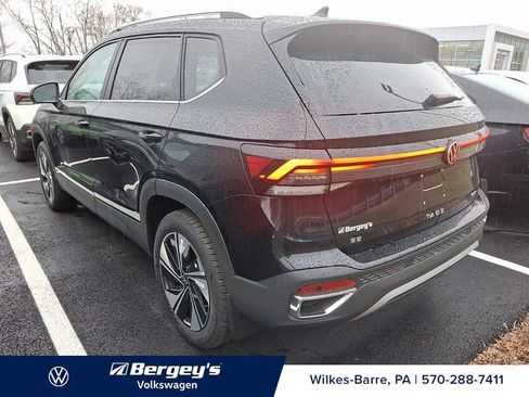 New 2026 Volkswagen Taos SE AWD/4WD image 4