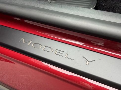 Used 2022 Tesla Model Y Performance image 10