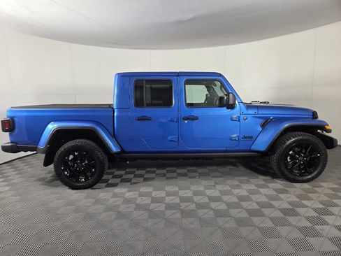 Used 2025 Jeep Gladiator Sport AWD/4WD image 4