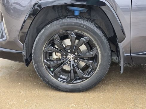 Used 2023 Toyota RAV4 XSE AWD/4WD image 17