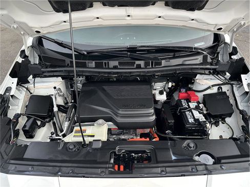 Used 2024 Nissan Leaf S image 29