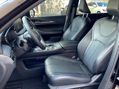 Used 2023 INFINITI QX60 Sensory w/ Vision Package image 8