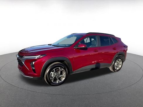 Used 2025 Chevrolet Trax LT image 8