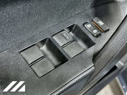 Used 2014 Toyota Corolla LE FWD image 19