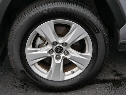 Used 2021 Toyota RAV4 LE image 15