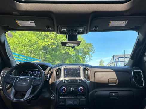 Used 2022 GMC Sierra 1500 Denali w/ Denali Reserve Package AWD/4WD image 9