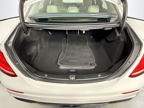 Used 2020 Mercedes-Benz E 350 4MATIC Sedan image 33