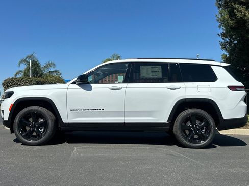 New 2025 Jeep Grand Cherokee L Limited w/ Luxury Tech Group II image 7