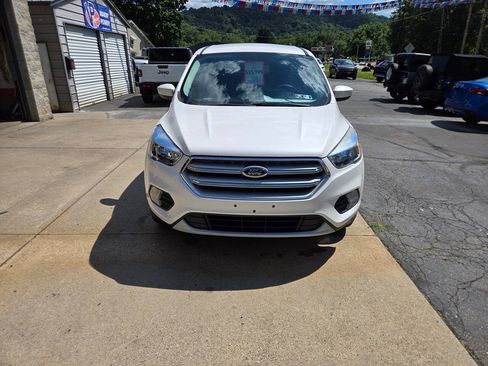 Used 2019 Ford Escape SE AWD/4WD image 2