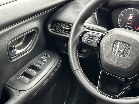 Used 2025 Honda HR-V Sport image 17