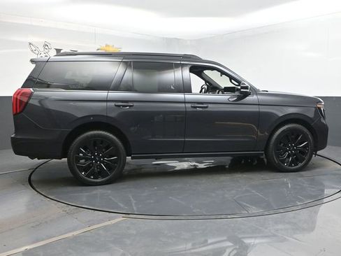 Used 2025 Ford Expedition Platinum w/ Stealth Appearance Package AWD/4WD image 39