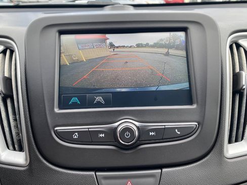 Used 2018 Chevrolet Malibu LS FWD image 16