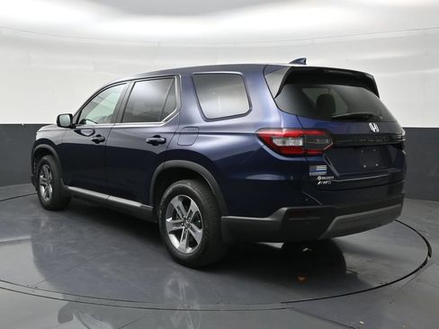 Used 2025 Honda Pilot EX-L image 3
