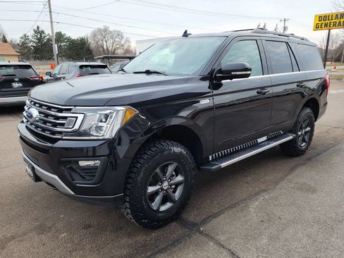Used 2020 Ford Expedition XLT w/ Equipment Group 202A AWD/4WD image 4