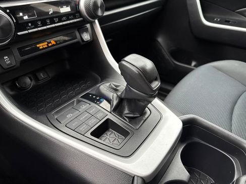 Used 2020 Toyota RAV4 LE image 25