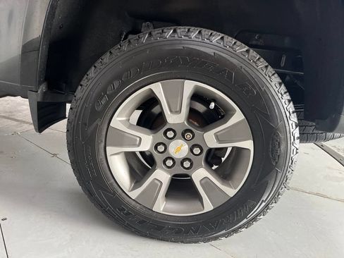 Used 2019 Chevrolet Colorado Z71 AWD/4WD image 15