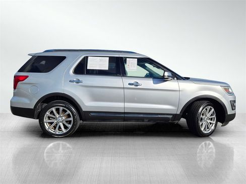 Used 2016 Ford Explorer Limited image 3