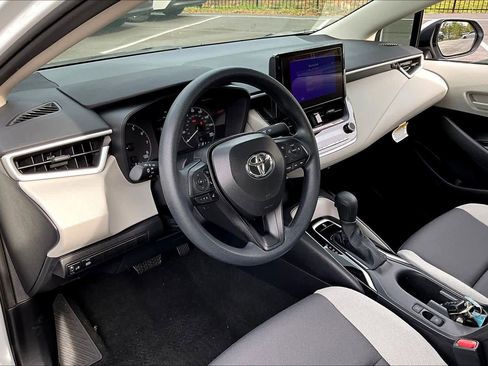 Certified 2025 Toyota Corolla LE image 17