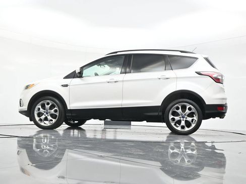 Used 2018 Ford Escape SE w/ SE Sync 3 Package AWD/4WD image 51