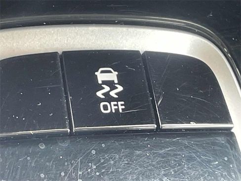 Used 2021 Toyota Corolla LE image 27