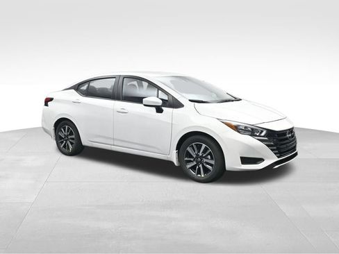 Used 2025 Nissan Versa SV w/ Trunk Package FWD image 7
