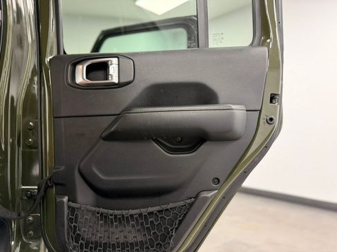 Used 2021 Jeep Wrangler Unlimited Sahara w/ Uconnect 4C Nav & Sound Group AWD/4WD image 33