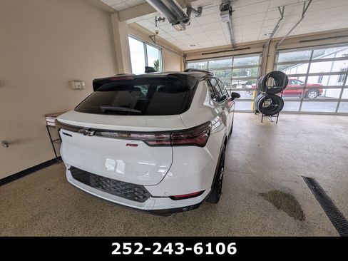Used 2024 Chevrolet Equinox EV RS FWD image 6