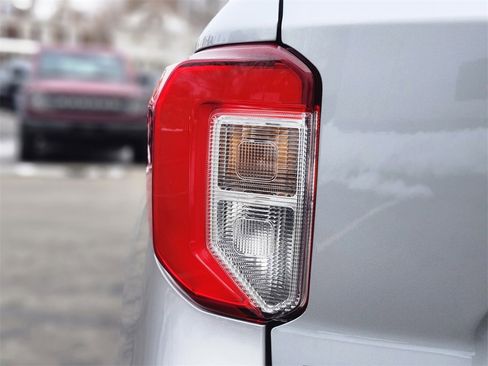 Used 2023 Ford Explorer XLT w/ Equipment Group 202A image 9