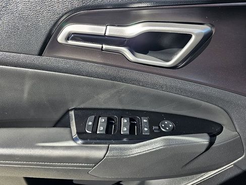 Used 2025 Kia Sportage EX image 27