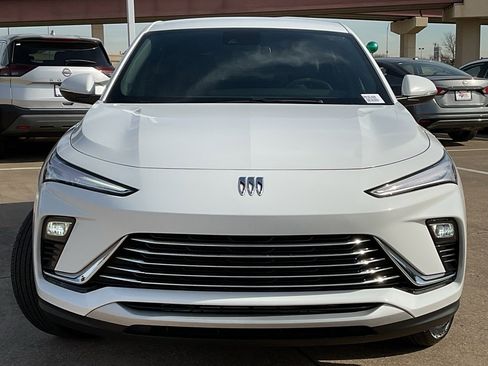 Used 2025 Buick Envista Preferred image 3