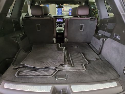 Used 2023 Cadillac XT6 Premium Luxury image 13