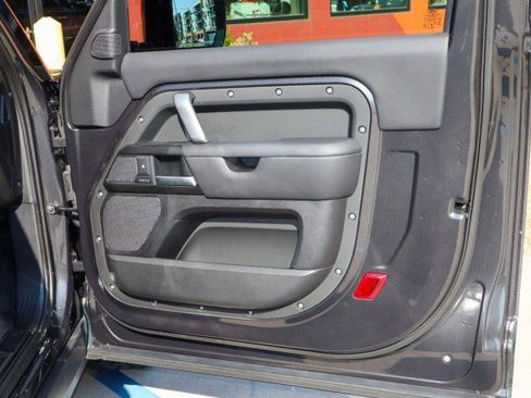 Used 2023 Land Rover Defender 90 V8 image 21